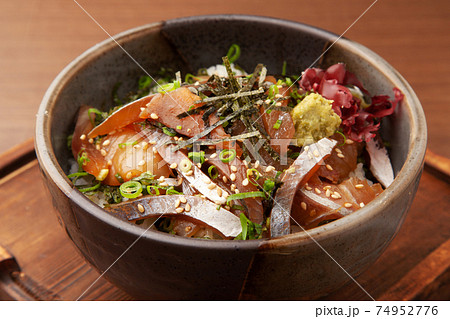 鯵とカンパチのりゅうきゅう丼 74952776