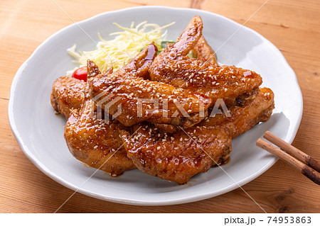 鶏手羽先の甘辛揚げ 鶏手羽先の甘辛揚げ 74953863