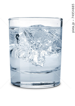 Water with ice in the glass Water with ice in the glass 74954885