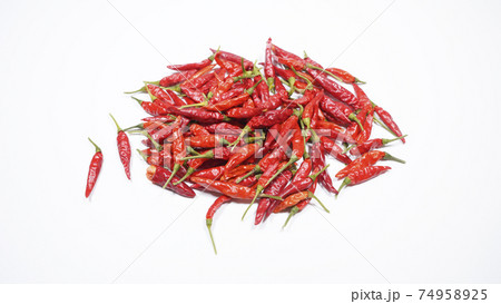 真っ赤な唐辛子 74958925