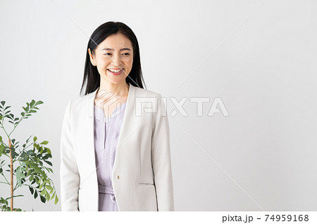 ミドル　女性 74959168