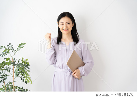 ミドル 女性 ミドル 女性 74959176