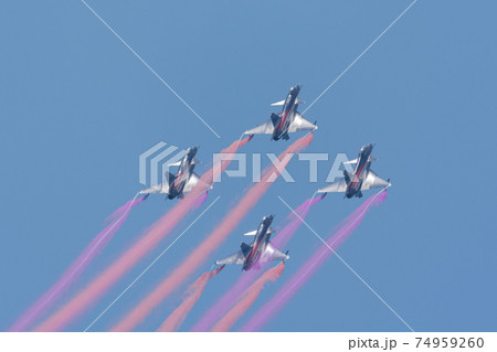 中国空軍J-10八一飛行表演隊ダイヤモンド隊形 74959260