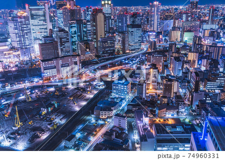 梅田スカイビルからみた大阪の夜景 梅田スカイビルからみた大阪の夜景 74960331