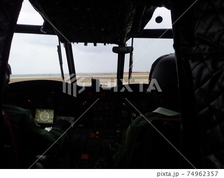 CH-47JA チヌーク 自衛隊ヘリコプター 那覇駐屯地 航空自衛隊 ヘリコプター 機内 那覇空港 CH-47JA チヌーク 自衛隊ヘリコプター 那覇駐屯地 航空自衛隊 ヘリコプター 機内 那覇空港 74962357