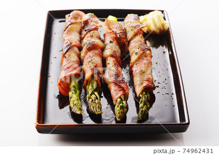 ベーコンのアスパラ巻き 74962431