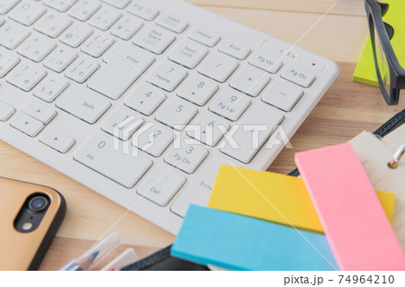 文具 事務用品 オフィス用品イメージ素材 74964210