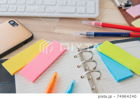 文具 事務用品 オフィス用品イメージ素材 74964240