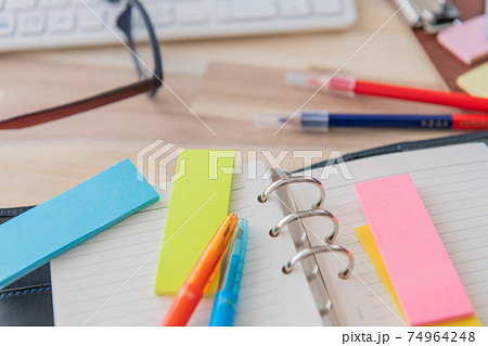 文具 事務用品 オフィス用品イメージ素材 74964248