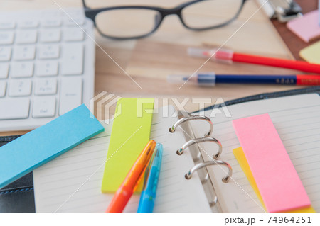 文具 事務用品 オフィス用品イメージ素材 文具 事務用品 オフィス用品イメージ素材 74964251
