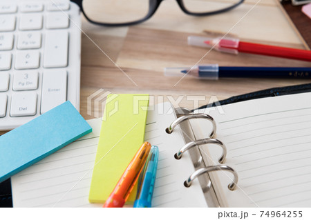 文具 事務用品 オフィス用品イメージ素材 74964255