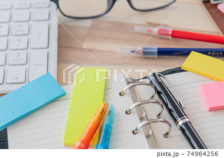 文具 事務用品 オフィス用品イメージ素材 74964256