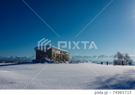 雪に埋もれるギャラリー ( 北海道 美瑛町 ) 74965715