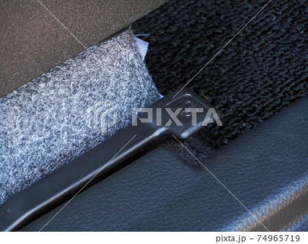 乗用車のフューエルリッドオープナーのレバー 乗用車のフューエルリッドオープナーのレバー 74965719