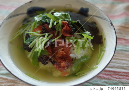 梅干しと三つ葉のお茶漬け 梅干しと三つ葉のお茶漬け 74965855