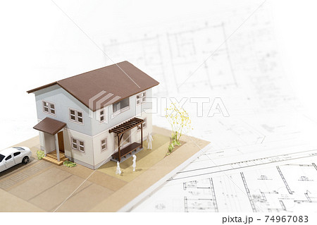 工務店、不動産、図面、住宅模型イメージ 74967083
