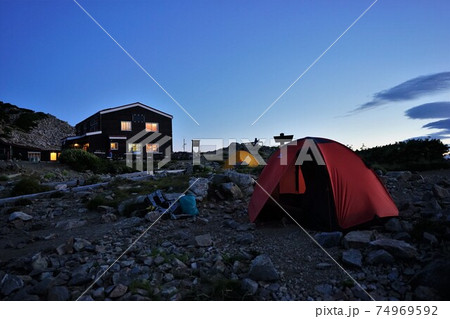 朝の大天荘とテント 朝の大天荘とテント 74969592