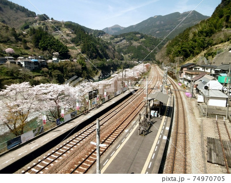 大歩危橋から見た大歩危駅 74970705