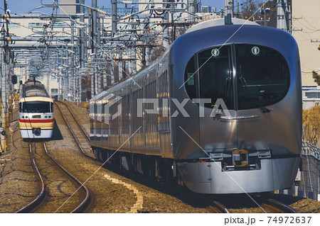 西武001系ラビューと10000系ニューレッドアロー「レッドアロー