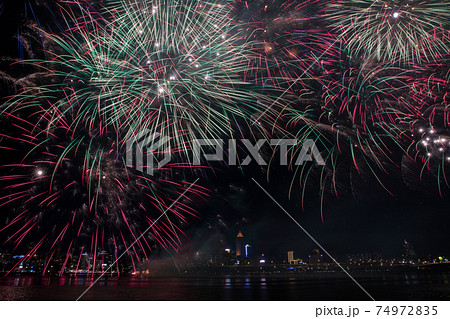 花火 キラキラ輝くもの 線香花火 74972835