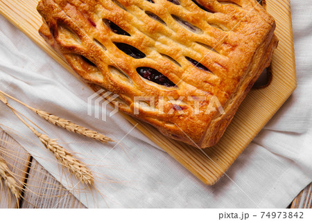 Top view on fresh baked berry jam pie 74973842