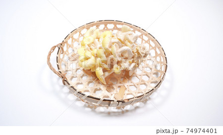 新鮮なたもぎ茸　白背景 74974401