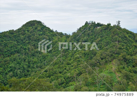 英彦山北岳からの中岳と南岳 74975889
