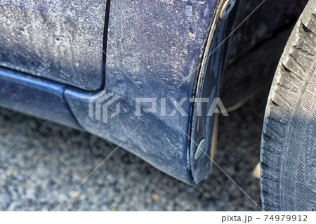 融雪剤で汚れた車 融雪剤で汚れた車 74979912
