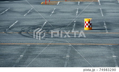 ジムカーナ場のクッションドラム ジムカーナ場のクッションドラム 74983290