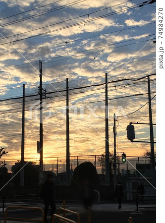 夕暮れの街の写真素材