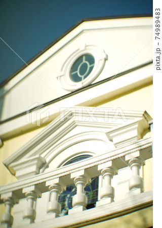 明るい洋館 74989483