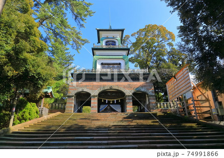 【石川県】晴天下の尾山神社神門 【石川県】晴天下の尾山神社神門 74991866