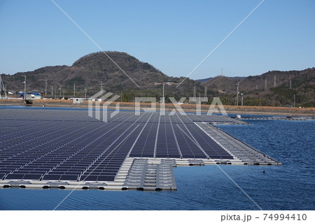 香川県東さぬき市　太陽光発電パネル 74994410