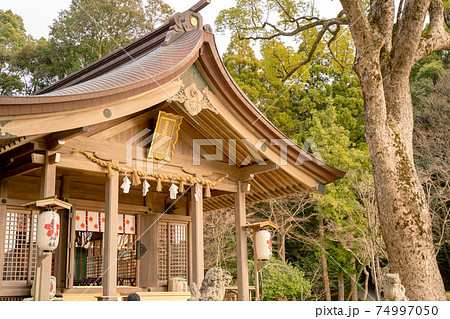竈門神社　御本殿・拝殿【福岡県太宰府市】 74997050