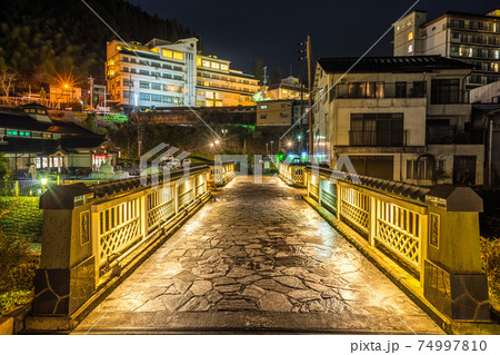 山陰の湯治湯「湯けむりの郷、湯村温泉」（兵庫県美方郡新温泉町湯）※作品コメント欄に撮影位置 74997810