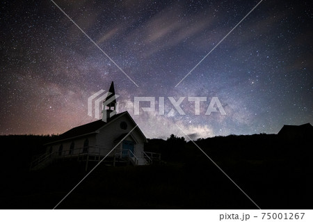 《山口県 角島》角島の星空と天の川 75001267