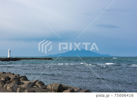 恵山泊漁港公園からの利尻島 75006416