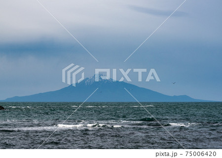 恵山泊漁港公園からの利尻島 75006420