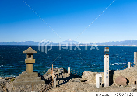 神奈川県藤沢市 江ノ島 稚児ヶ淵と富士山 神奈川県藤沢市 江ノ島 稚児ヶ淵と富士山 75007720