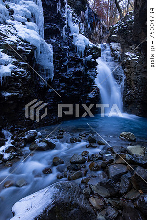 [栃木県]_スッカン沢_雄飛の滝_冬12 75008734