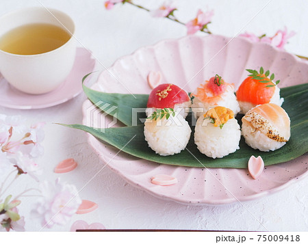 和食 かわいい手毬寿司 75009418