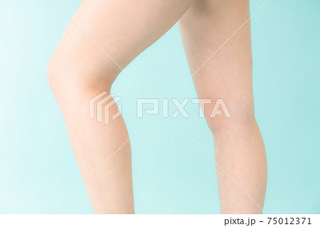スキンケア 女性 脚 スキンケア 女性 脚 75012371
