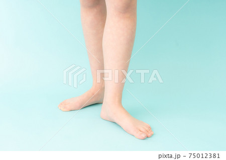 スキンケア 女性 脚 スキンケア 女性 脚 75012381