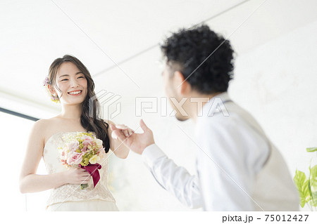 年の差婚イメージ 年の差婚イメージ 75012427