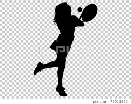 バックハンドでボールを打つ女性テニスプレイヤーのシルエット 75013852