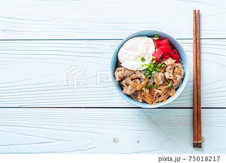 pork rice bowl with egg (Donburi) - japanese food 75018217