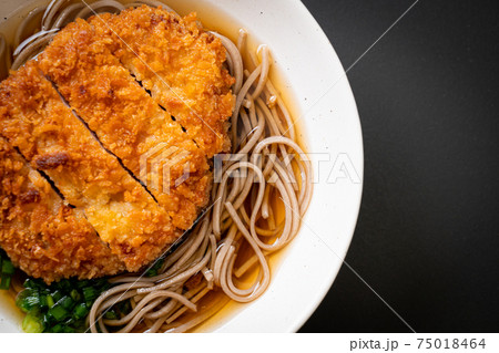 Soba ramen noodle with Japanese fried pork cutlet (tonkatsu) Soba ramen noodle with Japanese fried pork cutlet (tonkatsu) 75018464