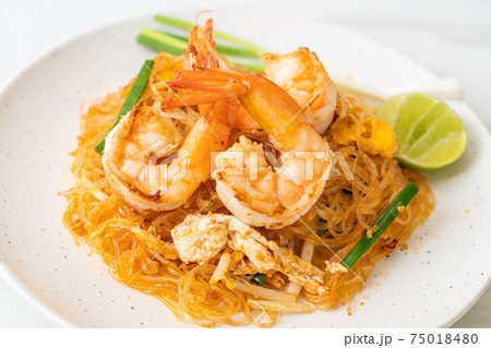 Vermicelli Pad Thai or Thai stir fried vermicelli with shrimps Vermicelli Pad Thai or Thai stir fried vermicelli with shrimps 75018480