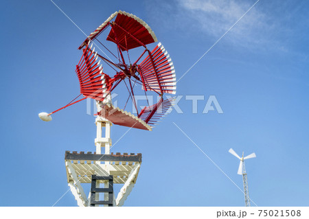 Antique windmill for water pumping 75021508