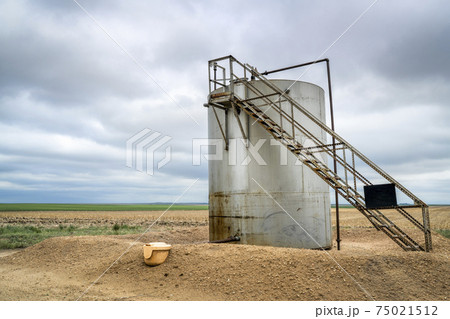 Gas and oil production facilities Gas and oil production facilities 75021512